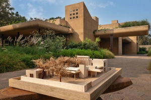 seasons-house-model-1